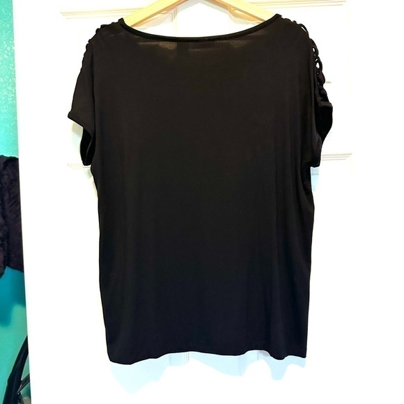 Tahari criss-cross sleeve top - Picture 2 of 4